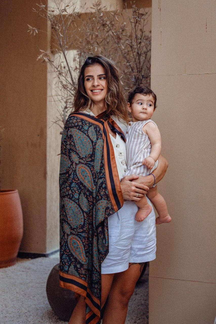 Black Orange UK Breastfeeding Cover - Auralai