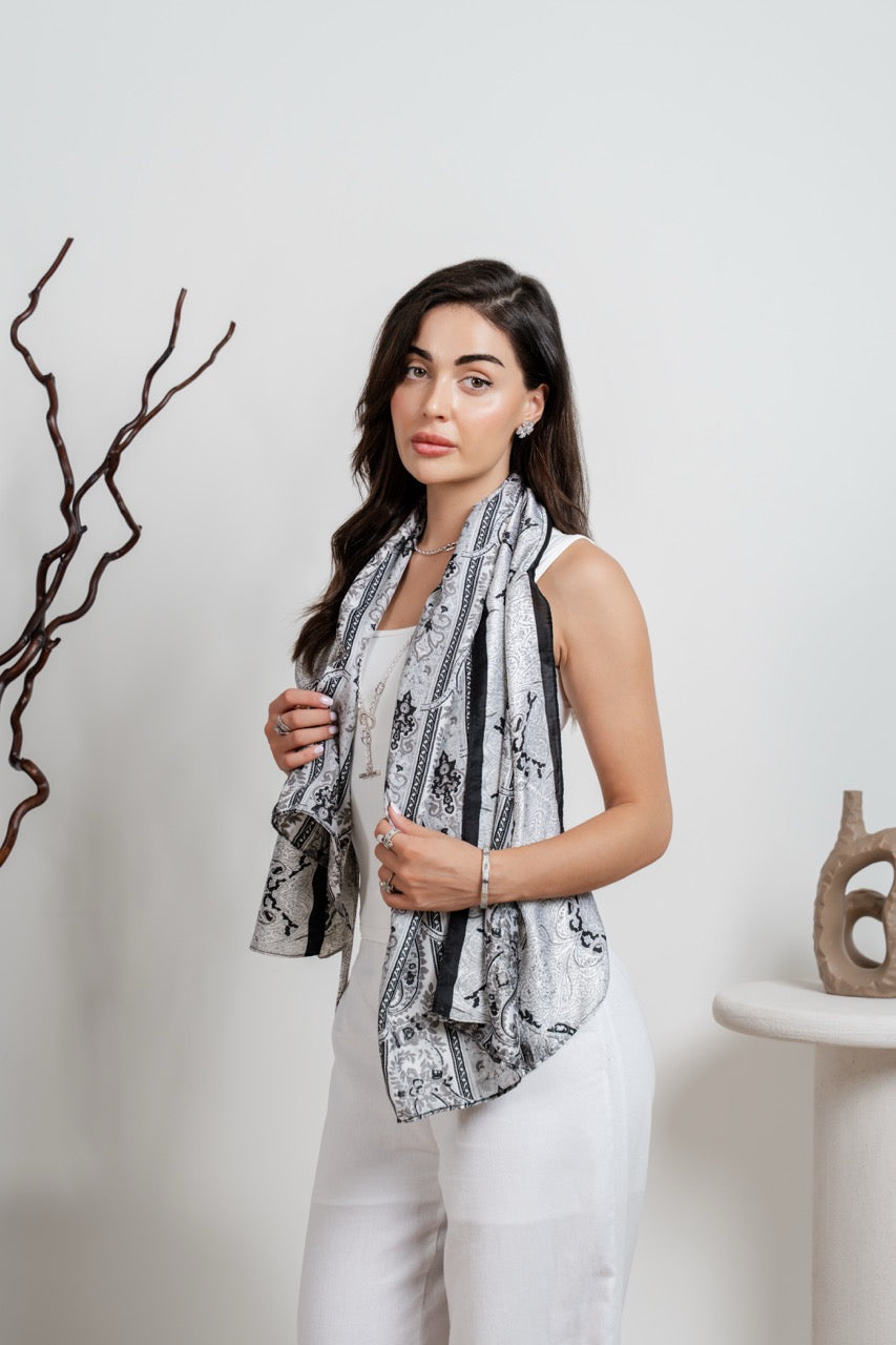 Breastfeeding Cover / Nursing Cover 
- Auralai