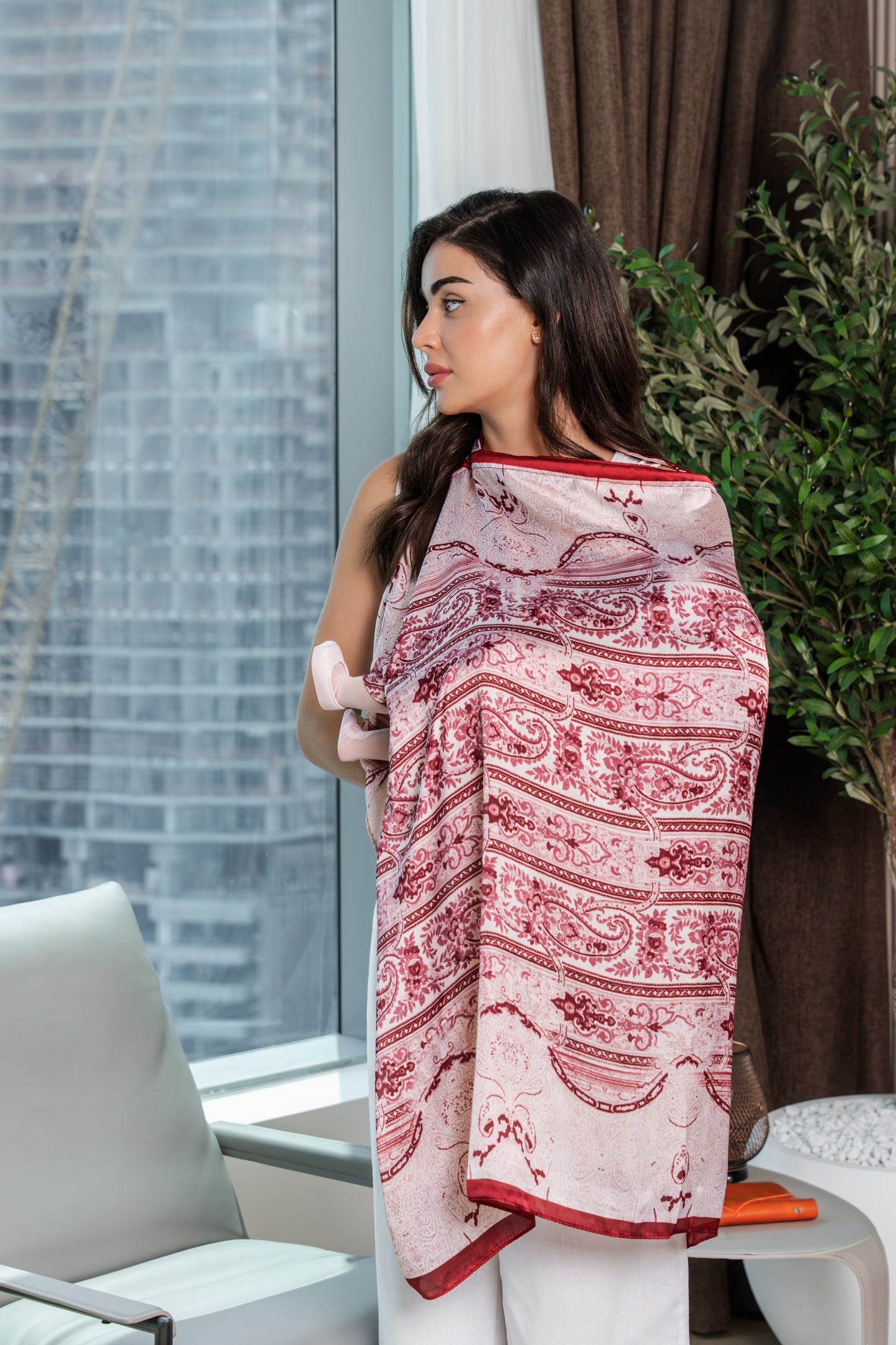 Red UK Breastfeeding Cover - Auralai