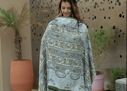 Breastfeeding Cover in Dune Bloom - AuraLai