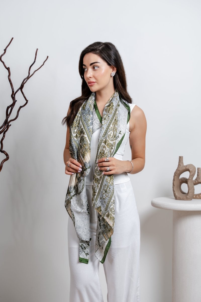 Breastfeeding Cover in Dune Bloom - AuraLai
