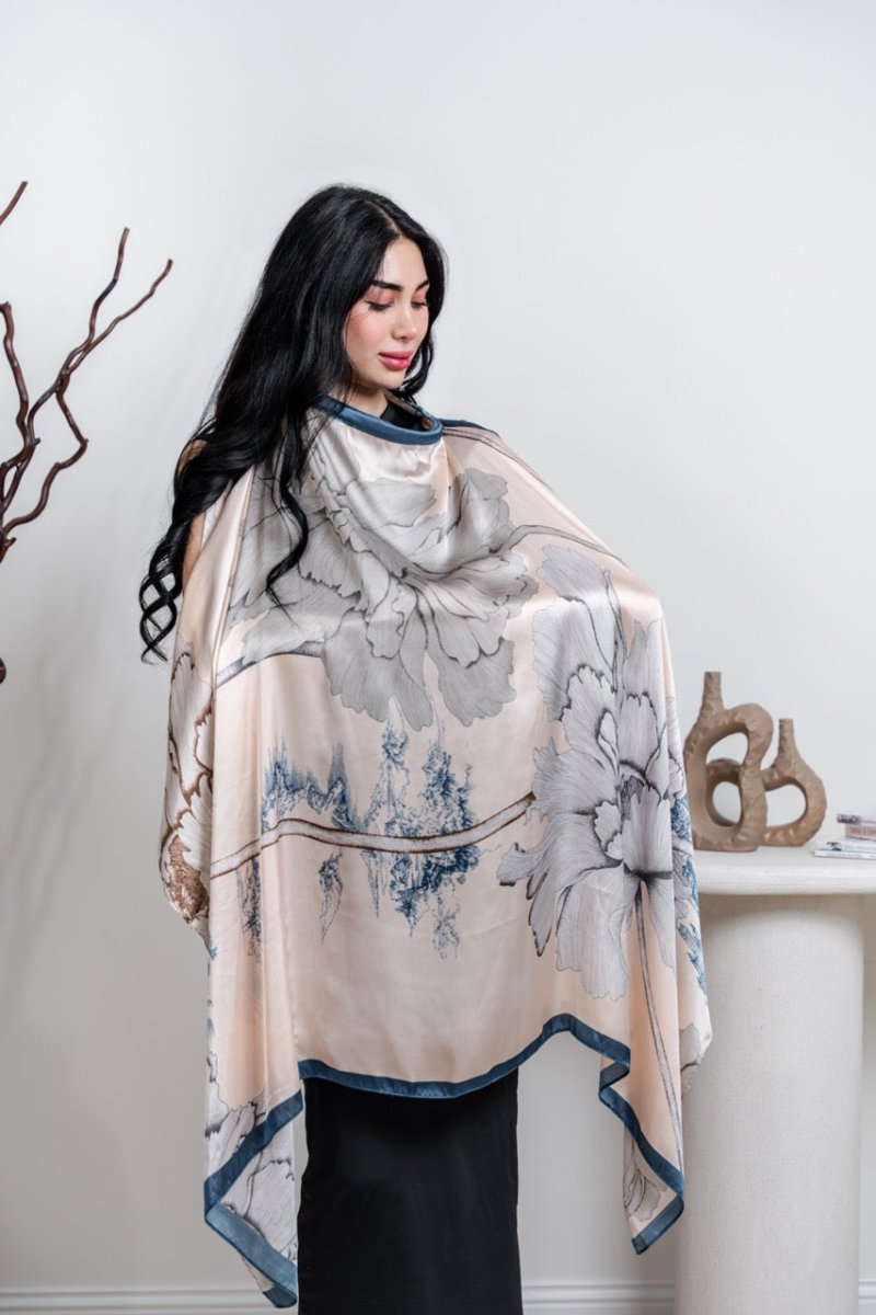 Breastfeeding Cover in Petal Sky - AuraLai
