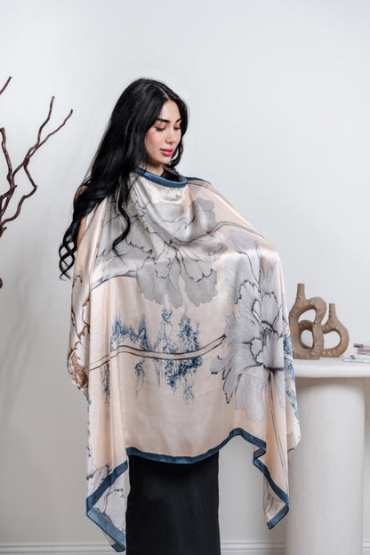 Breastfeeding Cover in Petal Sky - AuraLai